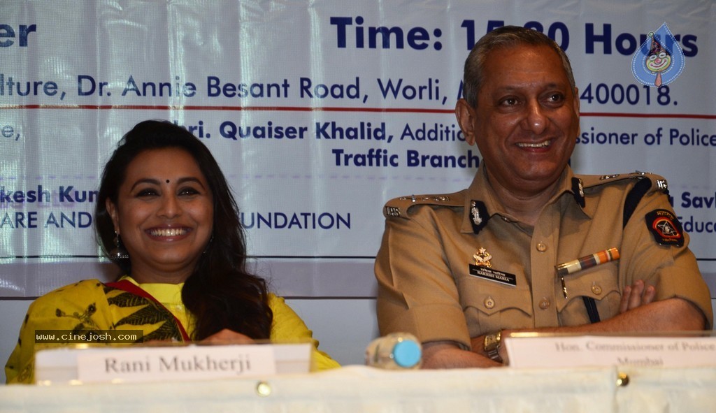 Right to Way for Ambulance Launch - 92 / 99 photos