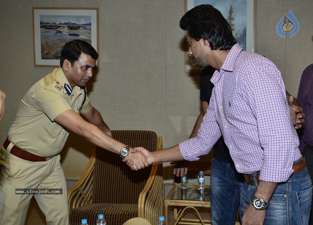 Right to Way for Ambulance Launch - 96 / 99 photos