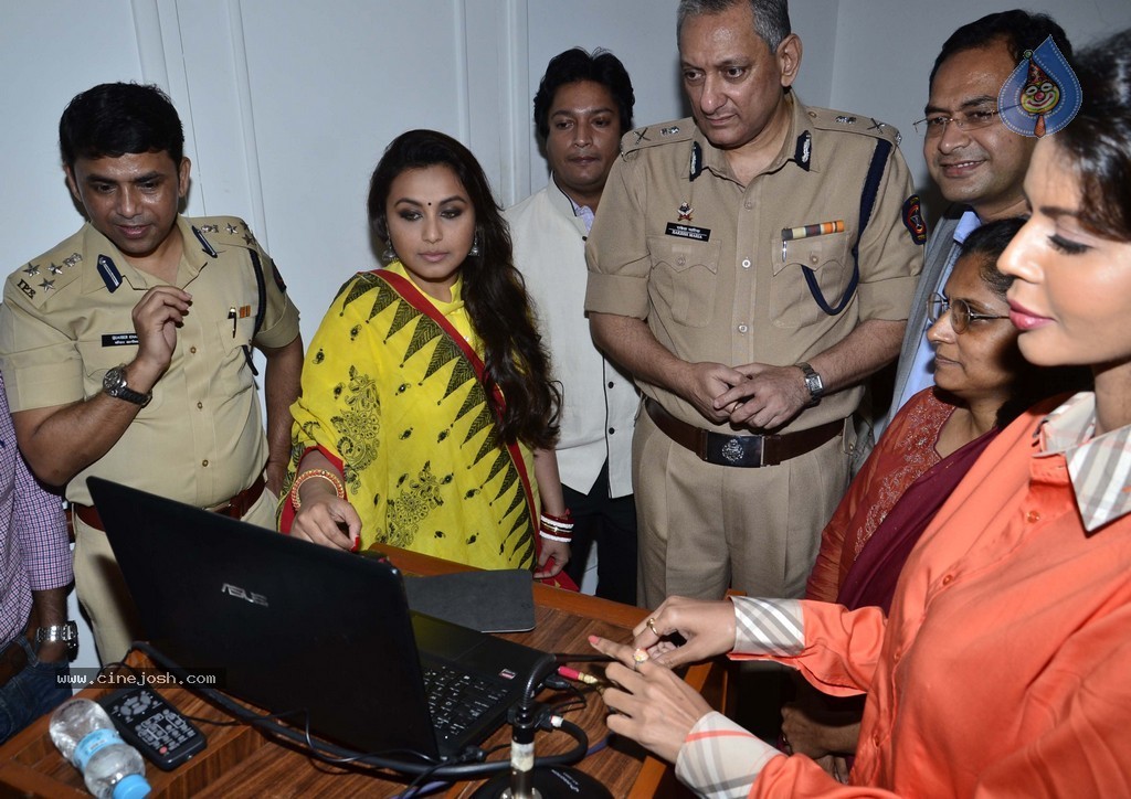 Right to Way for Ambulance Launch - 97 / 99 photos