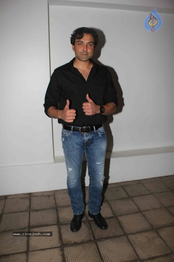 Ritesh n Genelia Pre Marriage Bash - 48 / 108 photos