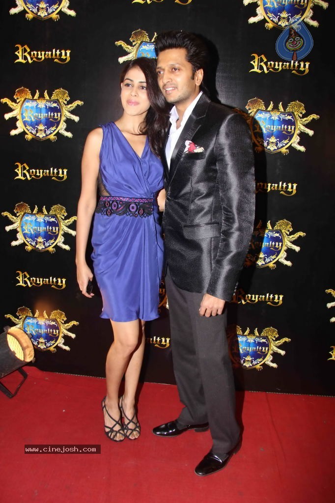 Ritesh n Genelia Pre Marriage Bash - 102 / 108 photos