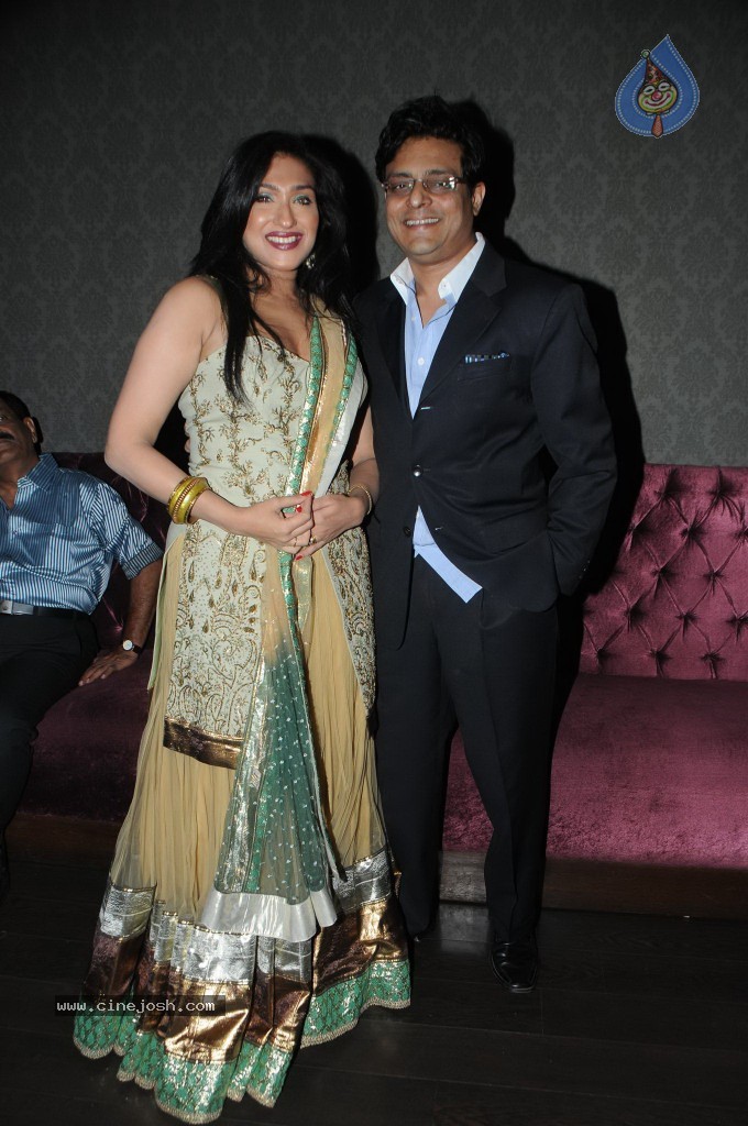 Rituparna Sengupta Bday Bash - 16 / 42 photos