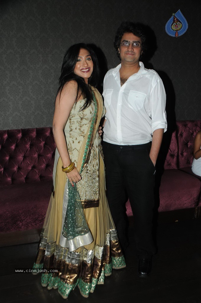 Rituparna Sengupta Bday Bash - 18 / 42 photos