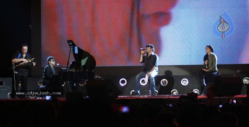 Rockstar Movie Team Performs at Mum Concert - 2 / 57 photos