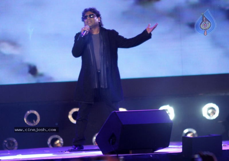 Rockstar Movie Team Performs at Mum Concert - 56 / 57 photos