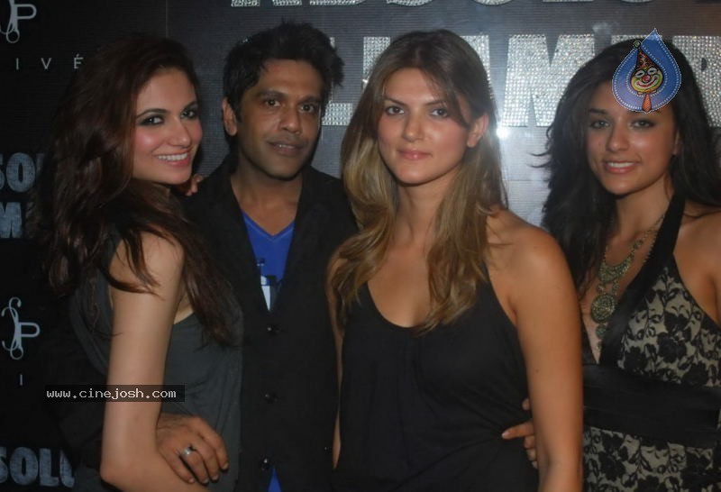 Rocky S Absolut Glimmer Bash - 39 / 43 photos