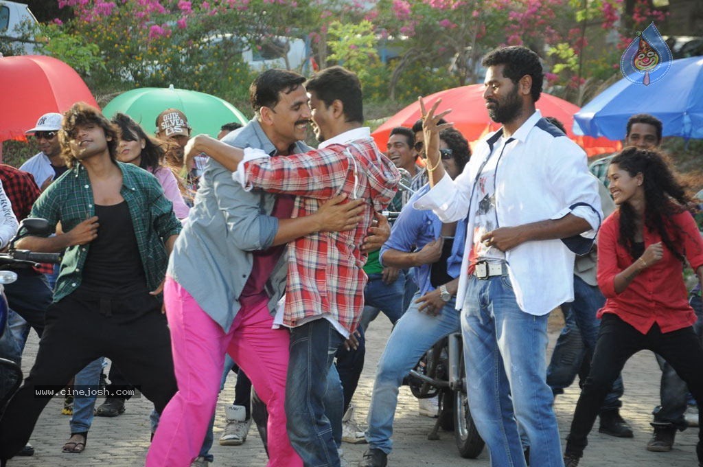 Rowdy Rathore Movie Working Stills - 3 / 14 photos