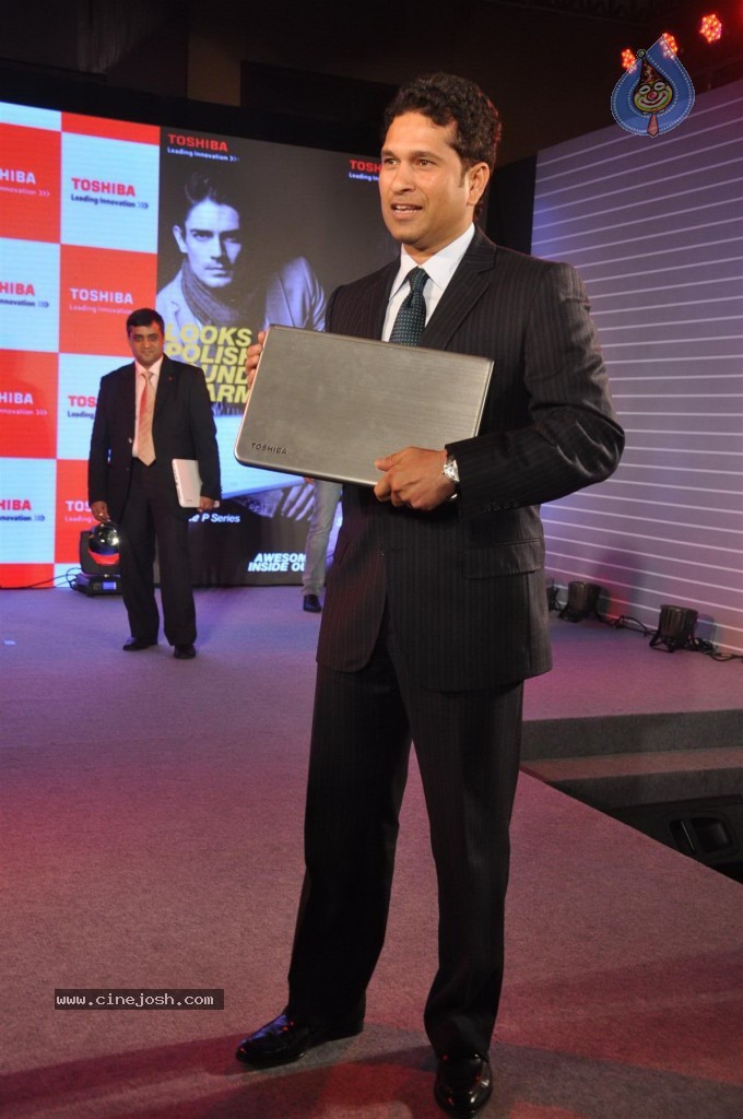 Sachin Launches Toshiba 2013 Range of Laptops - 6 / 38 photos