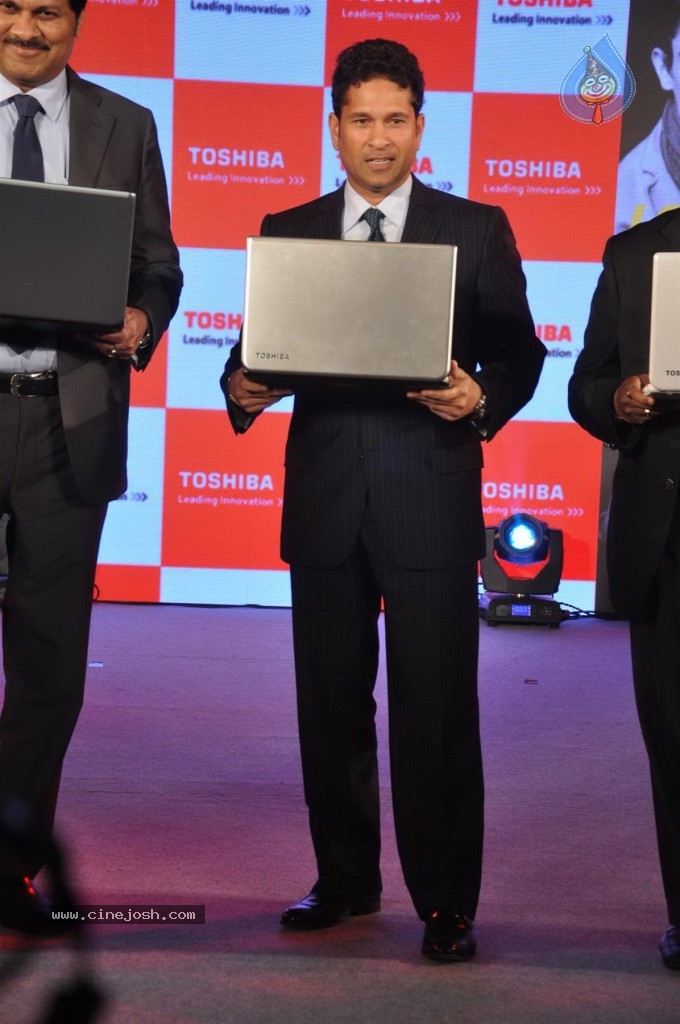 Sachin Launches Toshiba 2013 Range of Laptops - 12 / 38 photos
