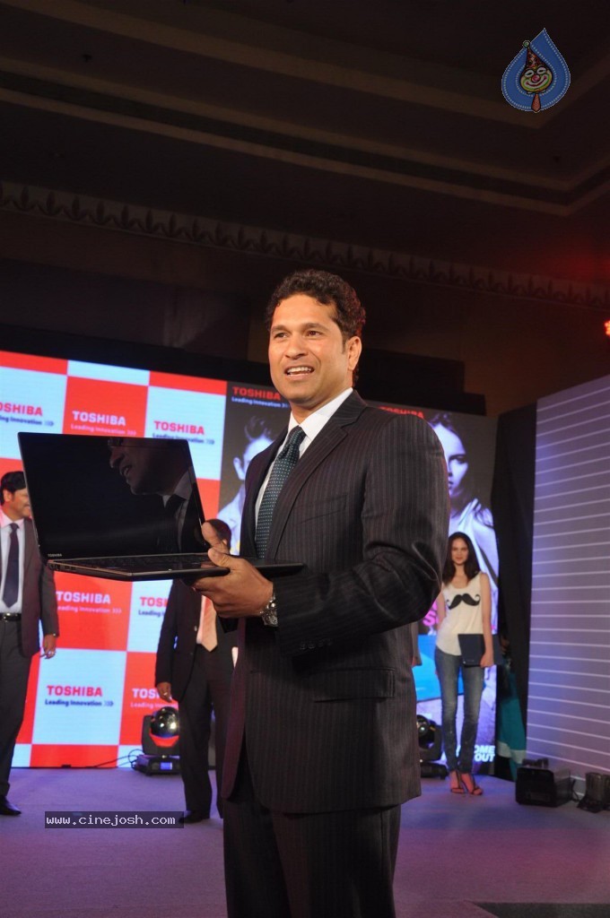 Sachin Launches Toshiba 2013 Range of Laptops - 27 / 38 photos