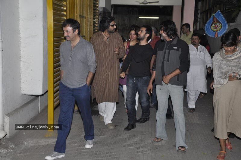 Sachin Tendulkar at Dhobi Ghat Special Screening - 32 / 42 photos