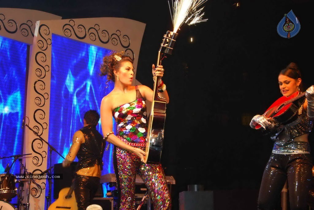 Sahara Star Seduction New Year Bash - 45 / 54 photos