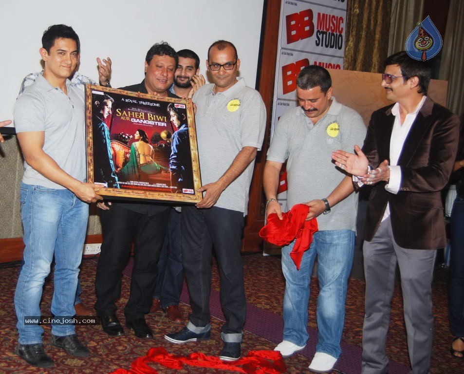 Sahib Biwi Aur Gangster Music Launch - 9 / 34 photos