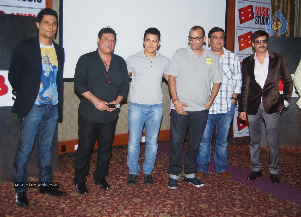 Sahib Biwi Aur Gangster Music Launch - 10 / 34 photos