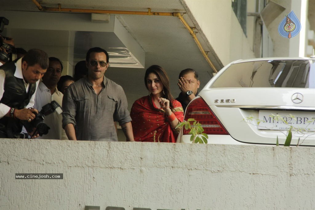 Kareena Kapoor Wedding Mehndi Ceremony - 15 / 60 photos