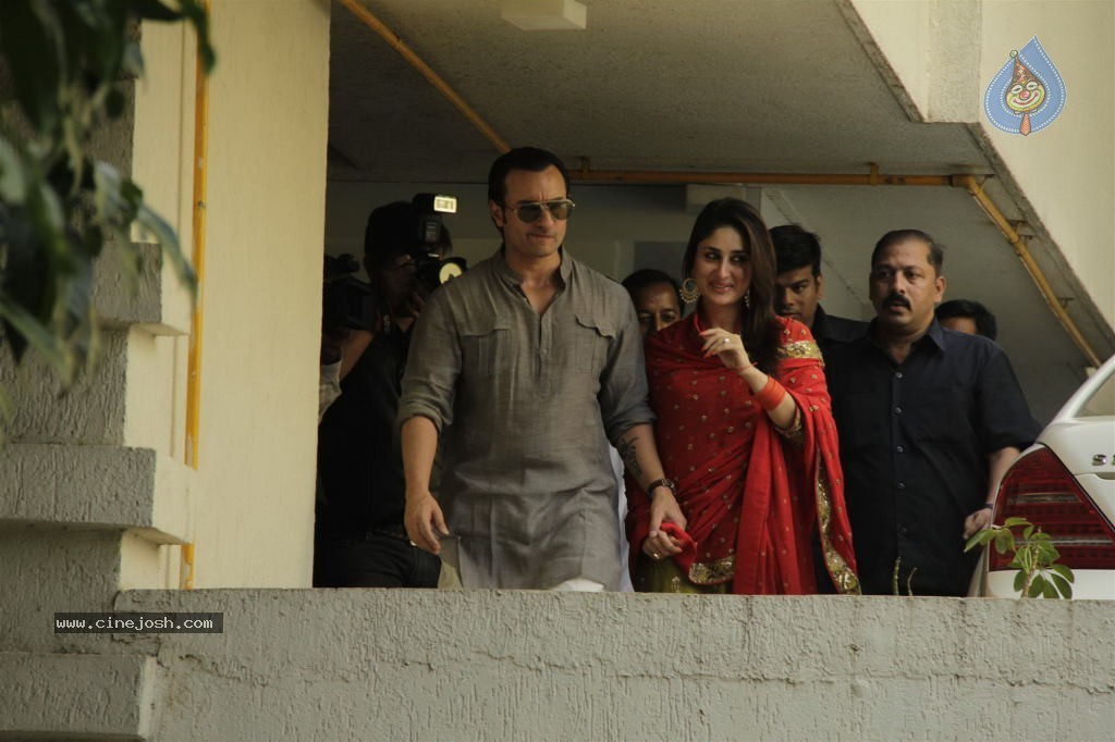 Kareena Kapoor Wedding Mehndi Ceremony - 30 / 60 photos