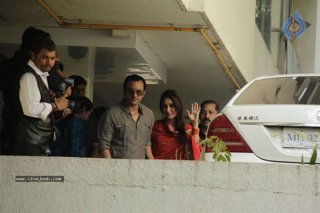 Kareena Kapoor Wedding Mehndi Ceremony - 35 / 60 photos