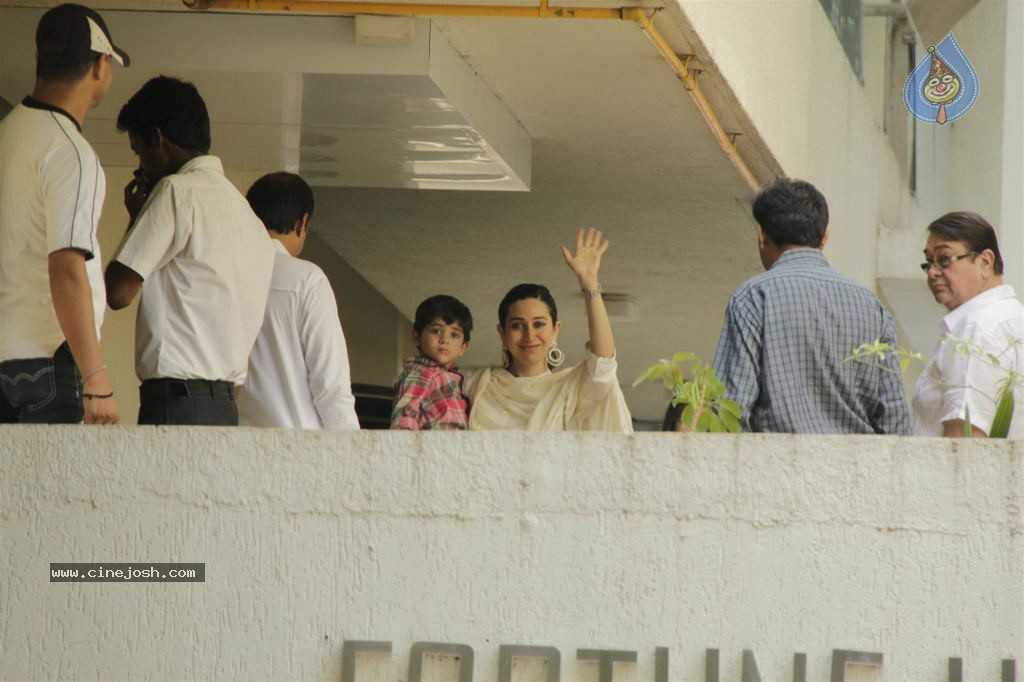 Kareena Kapoor Wedding Mehndi Ceremony - 58 / 60 photos