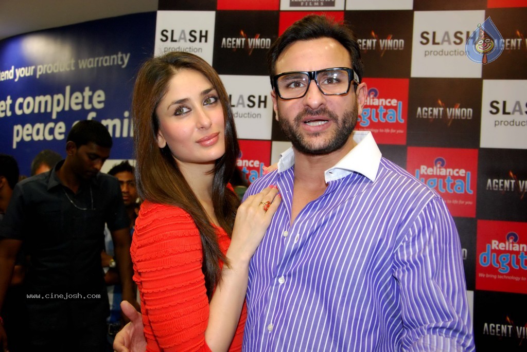 Saif and Kareena Promotes Agent Vinod Movie - 5 / 27 photos
