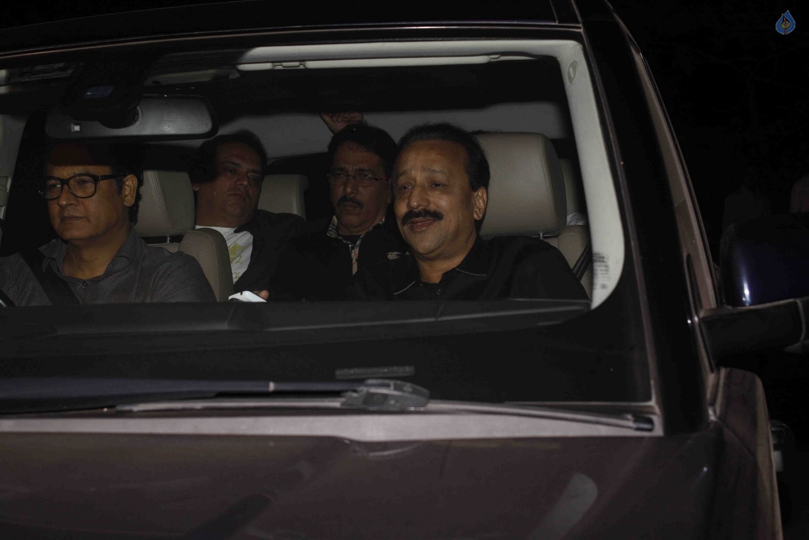Salman Khan 50th Birthday Celebrations - 2 / 49 photos
