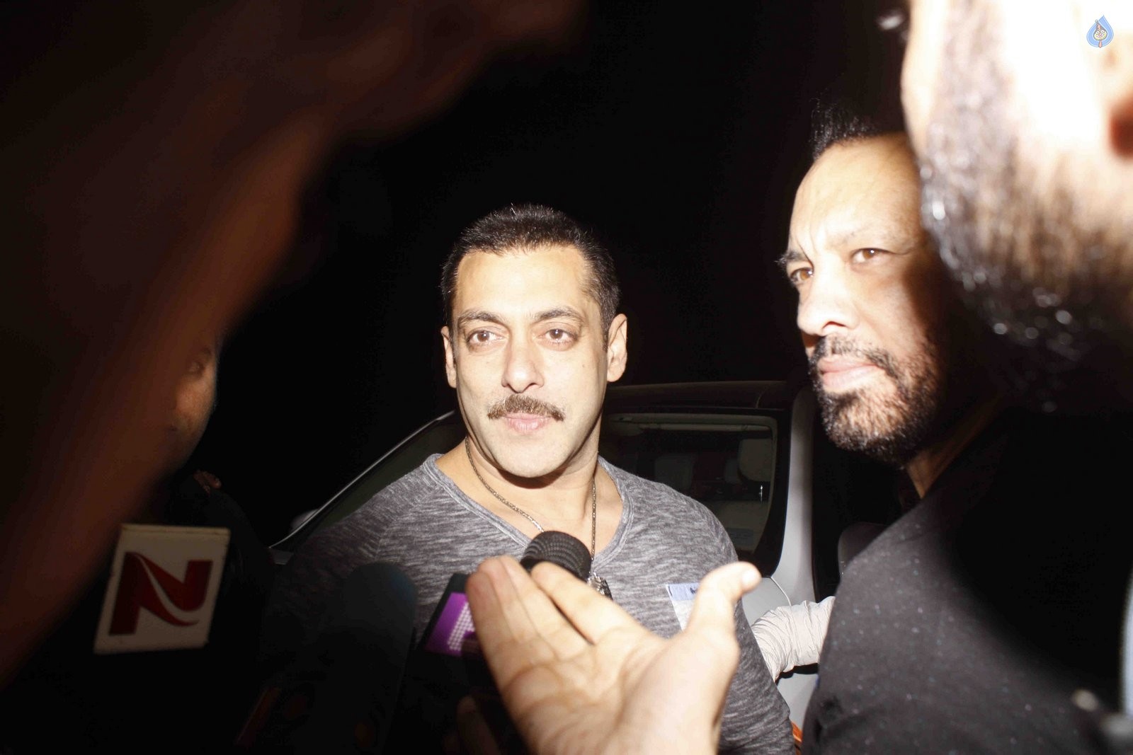 Salman Khan 50th Birthday Celebrations - 10 / 49 photos