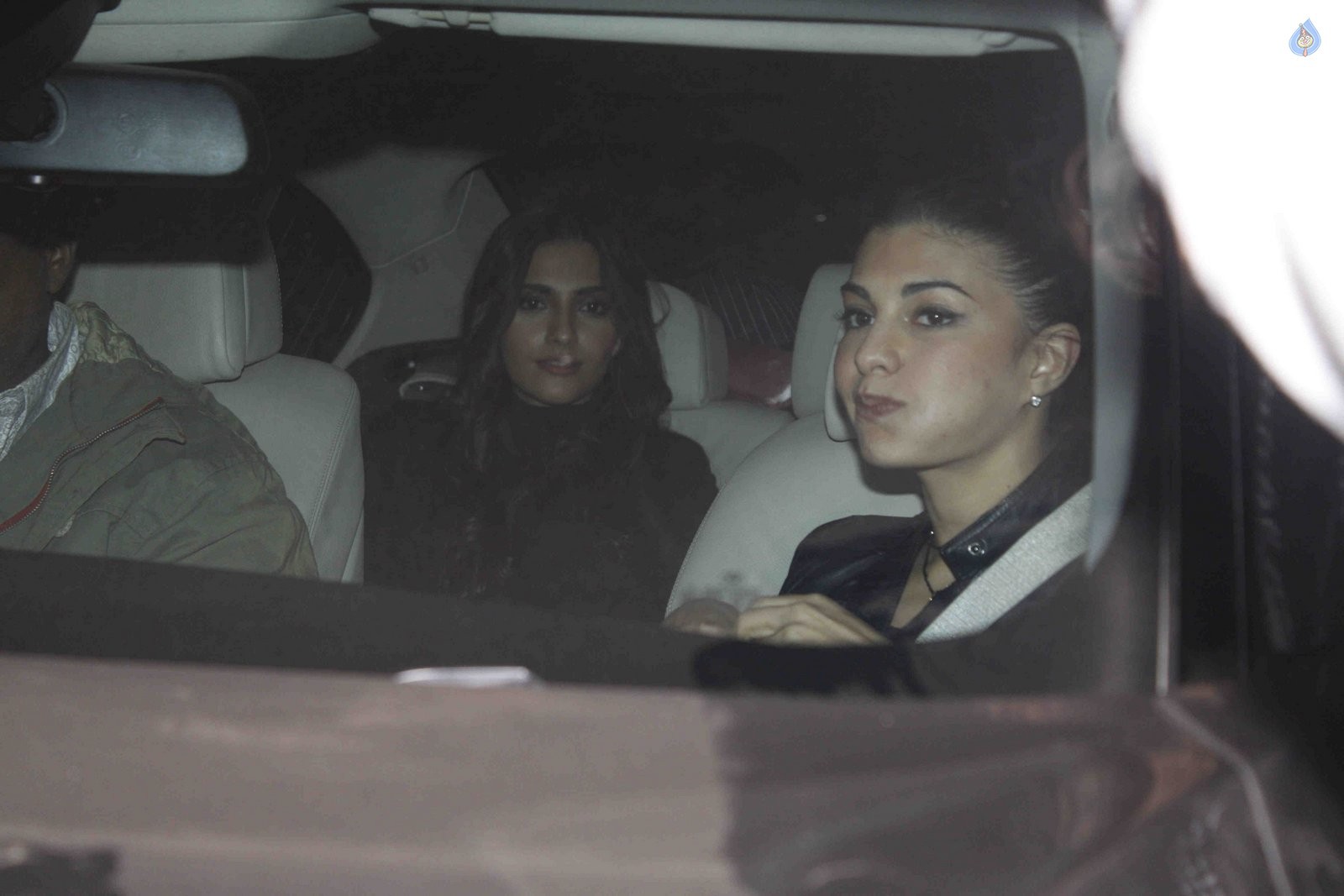 Salman Khan 50th Birthday Celebrations - 28 / 49 photos