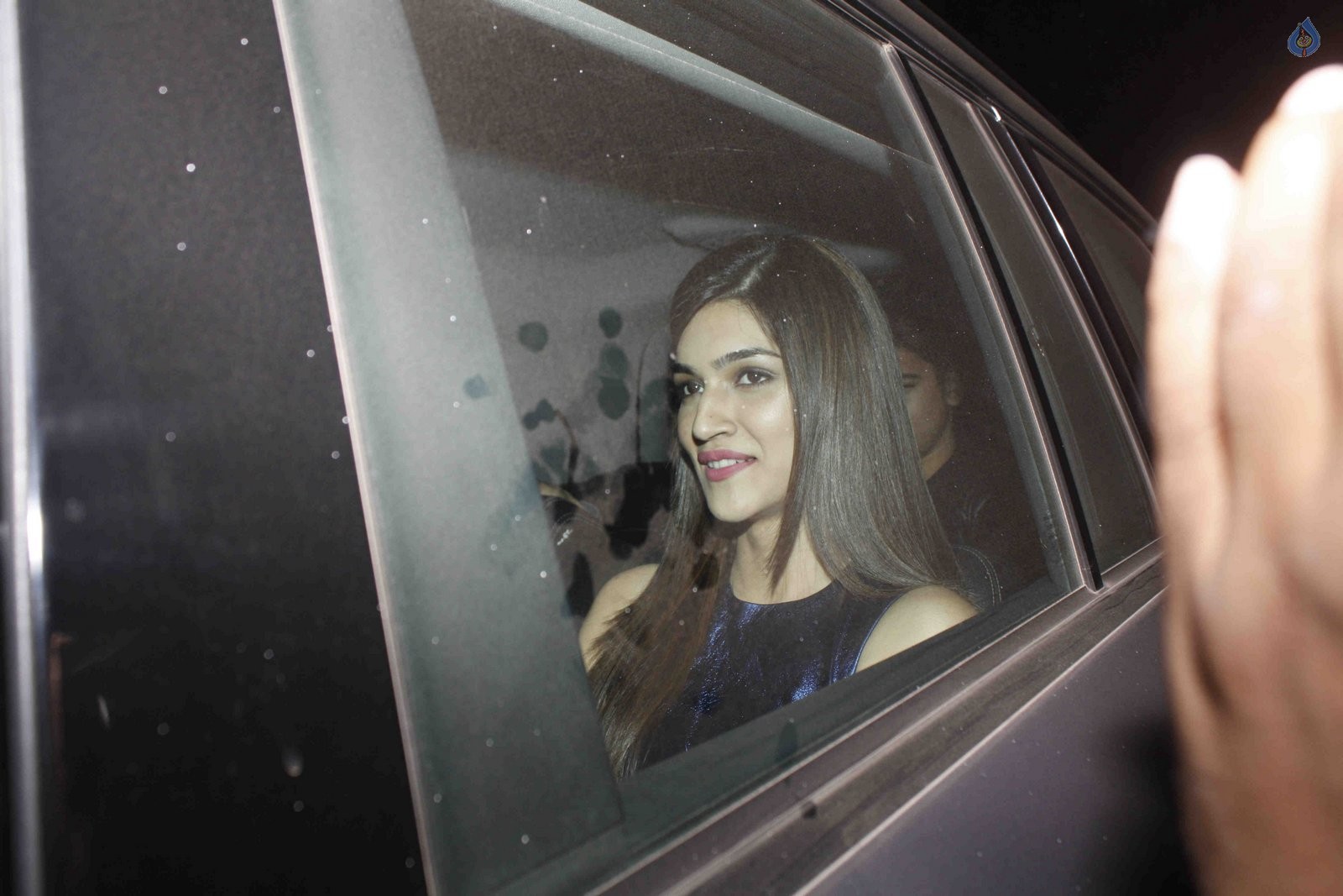 Salman Khan 50th Birthday Celebrations - 32 / 49 photos