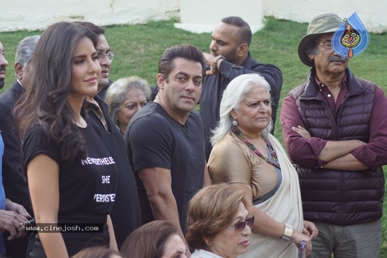 Salman Khan And Katrina Kaif At Bina Kak Book Launch - 6 / 20 photos