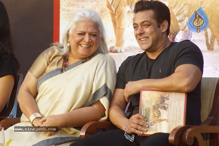 Salman Khan And Katrina Kaif At Bina Kak Book Launch - 19 / 20 photos