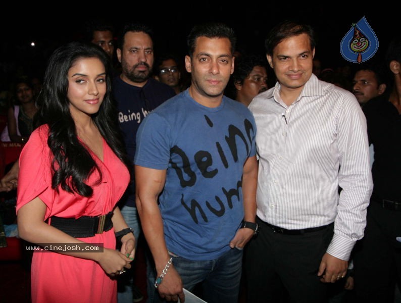 Bollywood: Ready Movie Premiere Show  - 29 / 31 photos