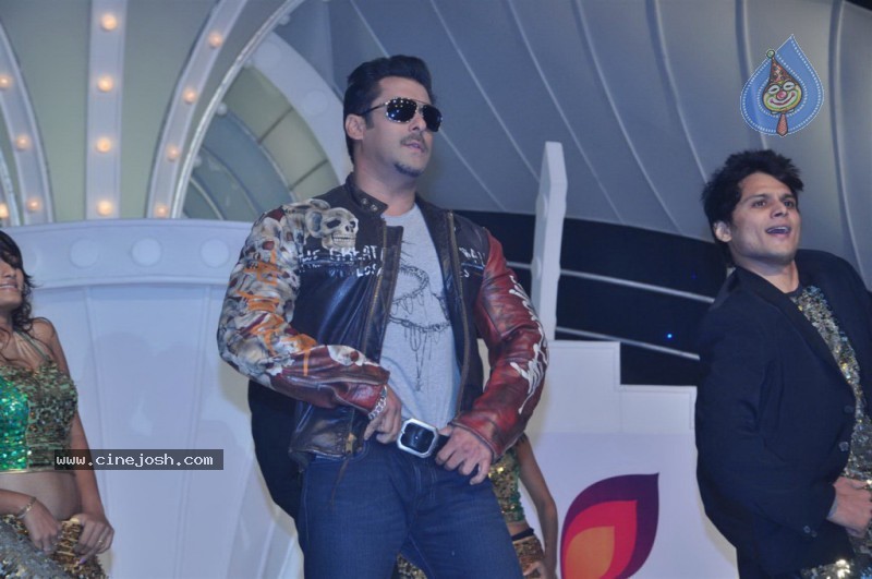 Salman Khan at Bigg Boss 4 Media Event Stills - 17 / 34 photos