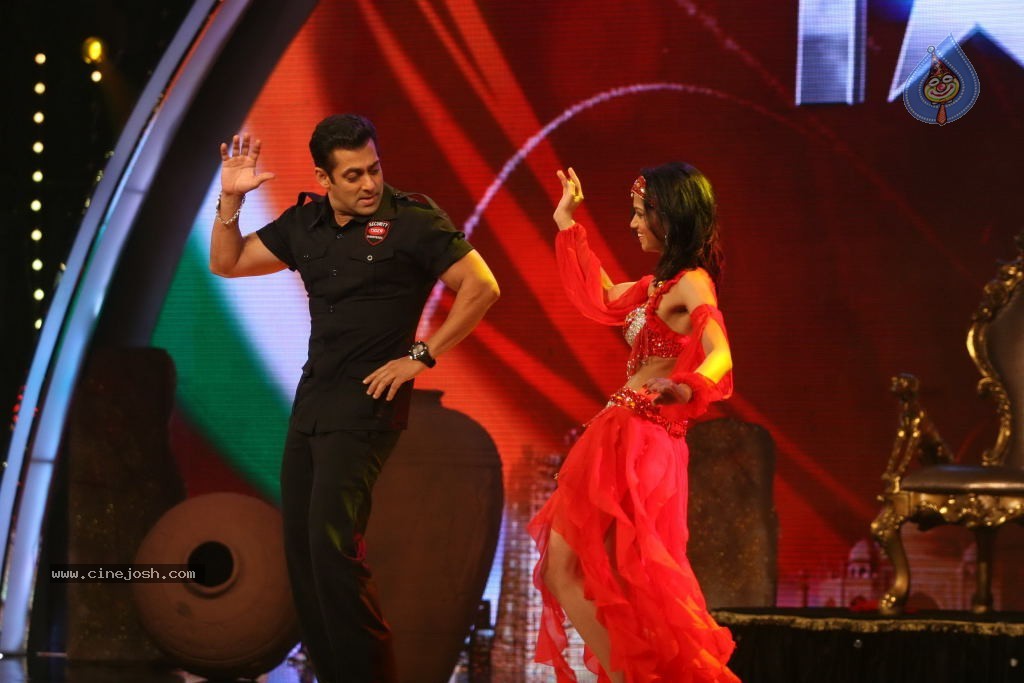 Salman Khan at Colors India got Talent Event - 27 / 29 photos