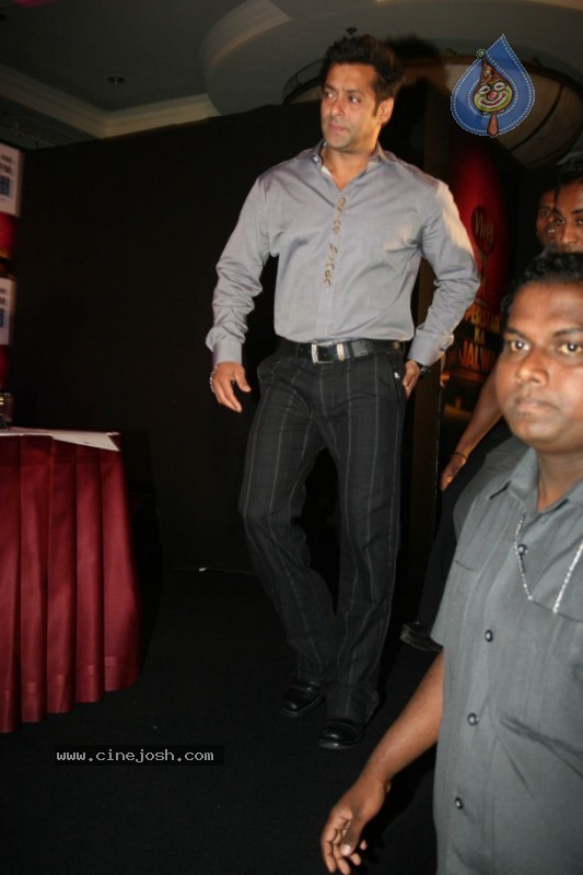 Salman Khan at Superstar Ka Jalwa Awards - 1 / 33 photos