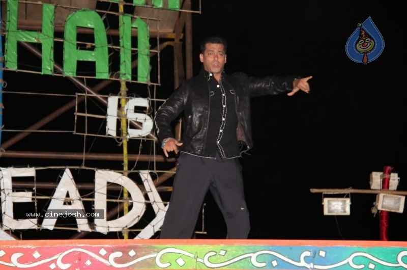 Salman Khan Ready Movie Music Launch - 59 / 105 photos