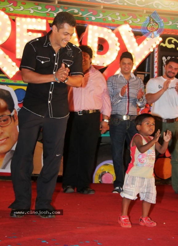 Salman Khan Ready Movie Music Launch - 83 / 105 photos