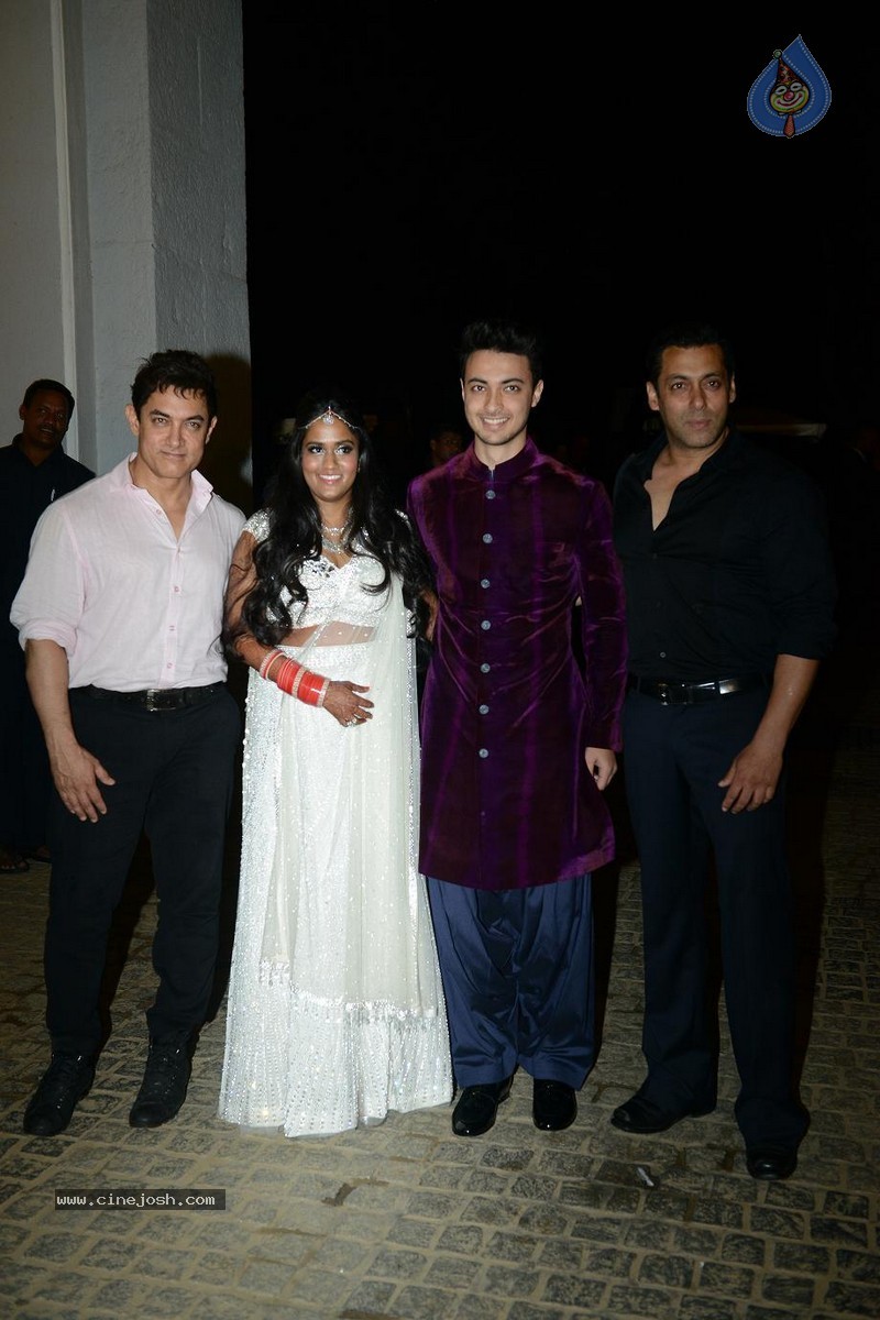 Salman Khan Sister Arpita Wedding Photos - 9 / 12 photos
