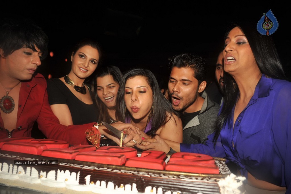 Sambhavana Seth Bday Party - 55 / 93 photos