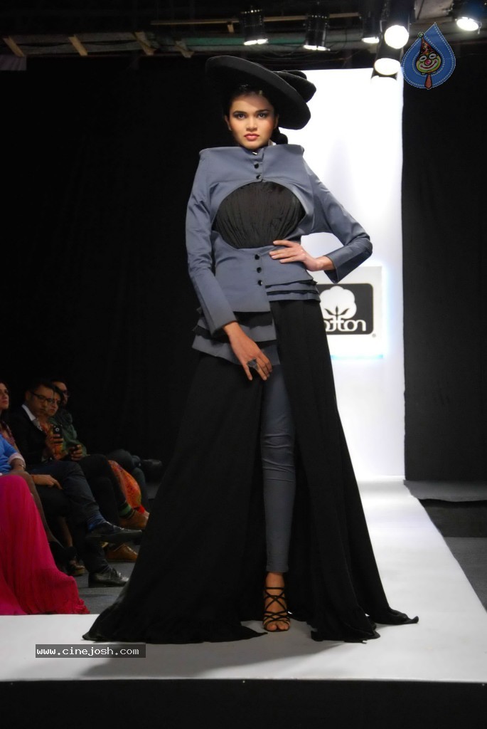 Sameera Reddy at Design Season 4 Grand Finale Photos - 5 / 84 photos