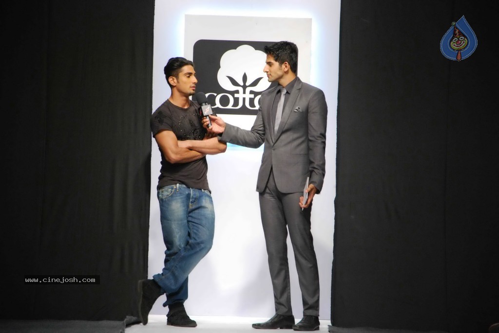 Sameera Reddy at Design Season 4 Grand Finale Photos - 24 / 84 photos