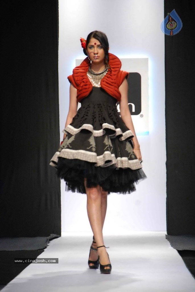 Sameera Reddy at Design Season 4 Grand Finale Photos - 29 / 84 photos