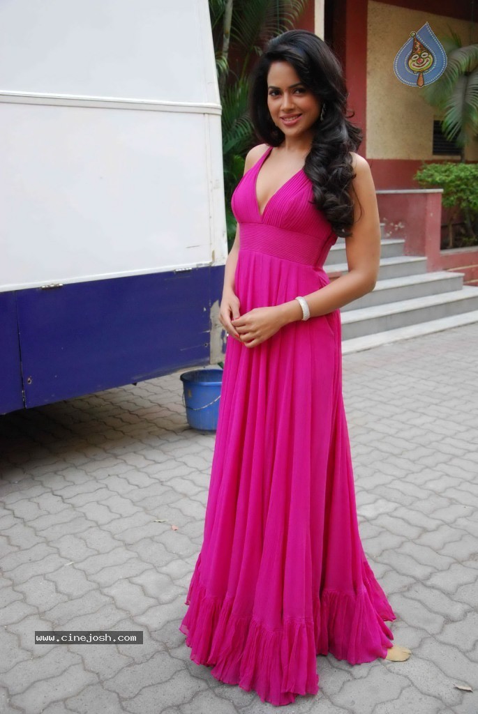 Sameera Reddy at Design Season 4 Grand Finale Photos - 35 / 84 photos