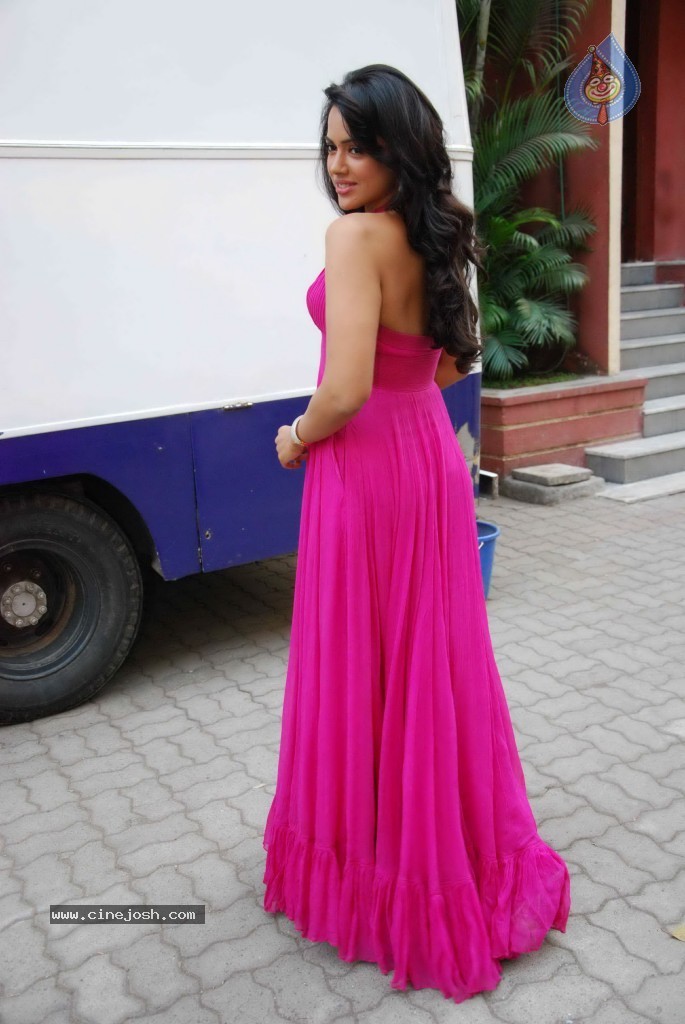 Sameera Reddy at Design Season 4 Grand Finale Photos - 36 / 84 photos