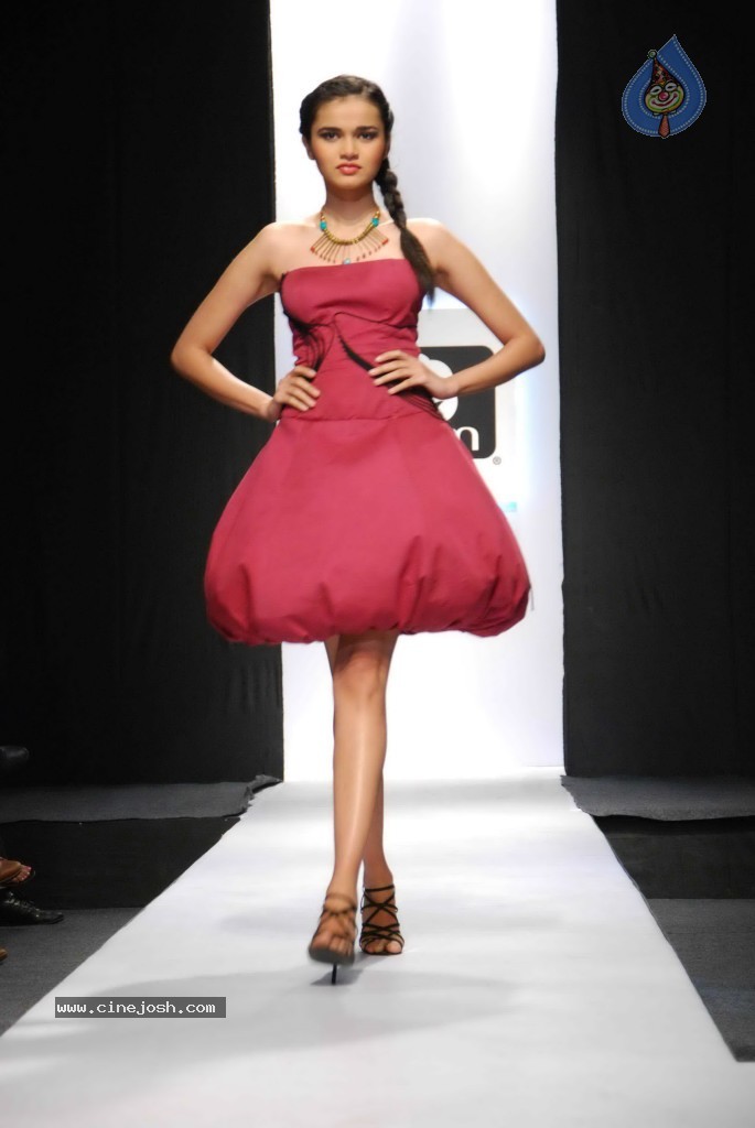 Sameera Reddy at Design Season 4 Grand Finale Photos - 39 / 84 photos