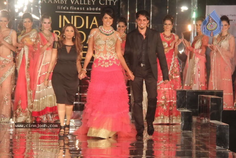 Sameera Reddy Walks the Ramp at AVIBW Day 4 Show - 62 / 62 photos