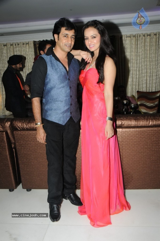 Sana Khan Bday Celebrations - 11 / 73 photos