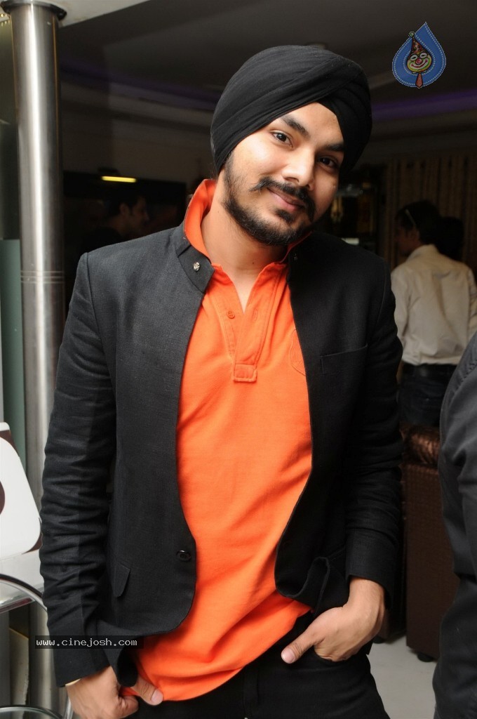 Sana Khan Bday Celebrations - 48 / 73 photos