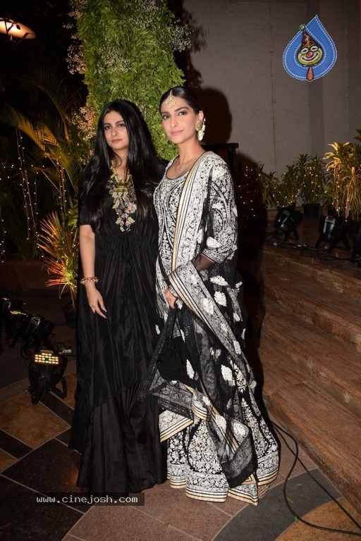 Sandeep Khosla Niece Wedding Reception - 3 / 21 photos