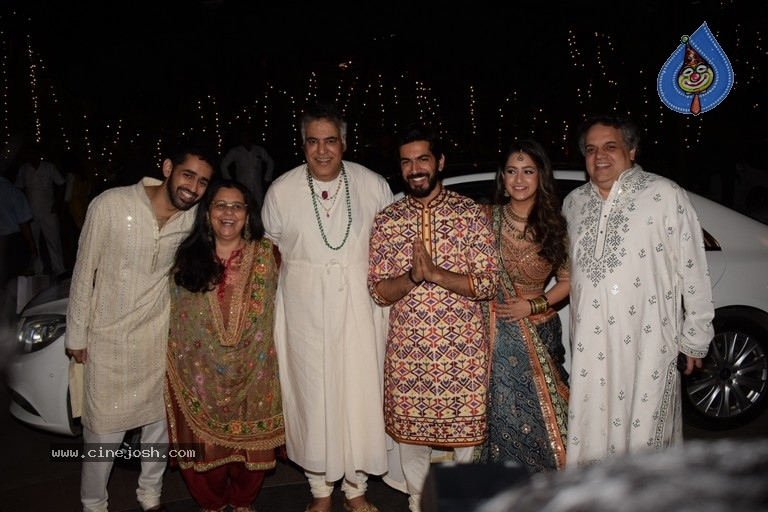 Sandeep Khosla Niece Wedding Reception - 17 / 21 photos