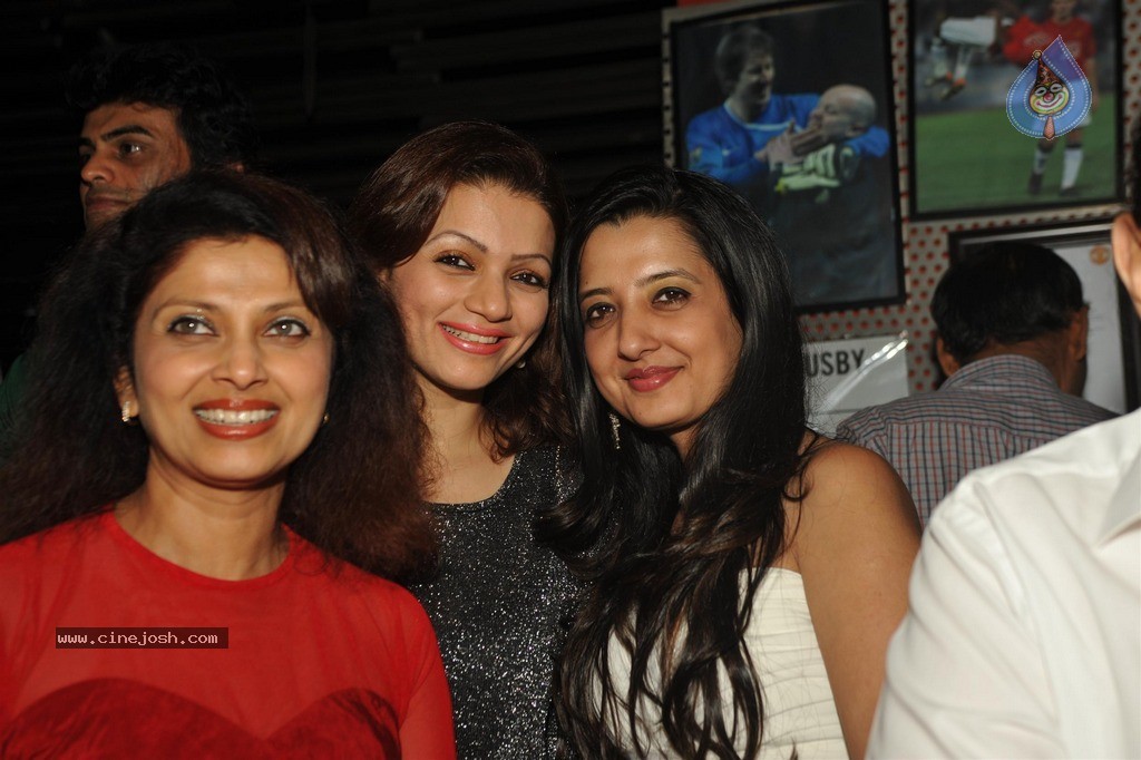 Sandip and Jesse Hosted Christmas Party - 50 / 105 photos