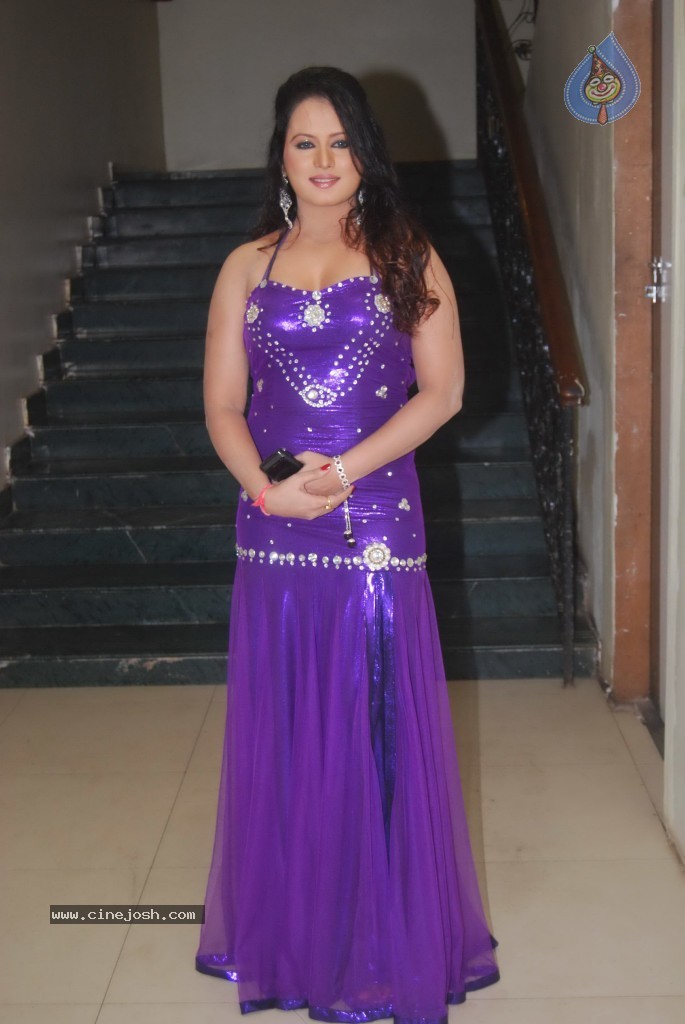 Sangeeta Tiwari Birthday Bash - 41 / 56 photos